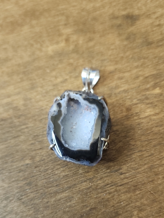 Jewelry - Natural Agate Geode Pendant in Gray and White - Unbranded